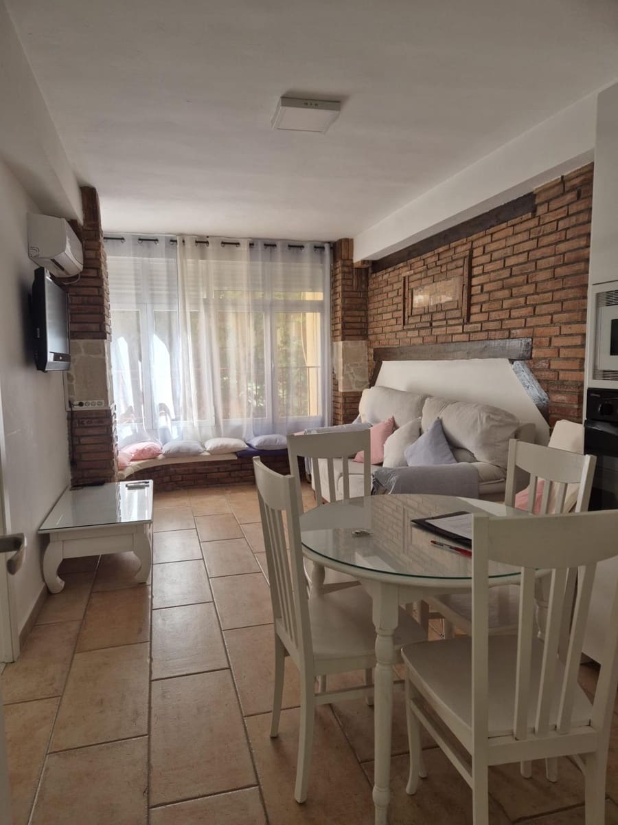 1 soveværelse Lejlighed til leje i Granada by - € 350 (Ref: 9674942)