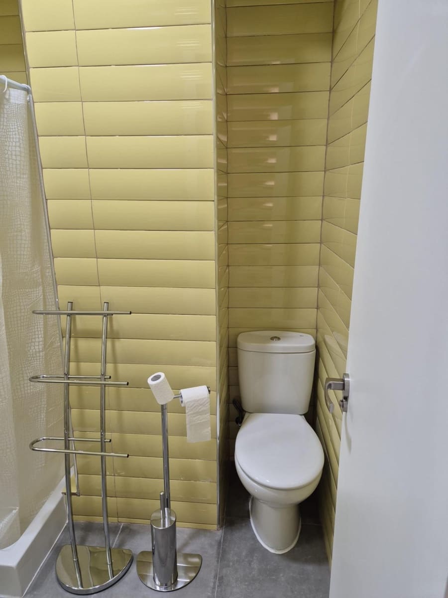 1 soveværelse Lejlighed til leje i Granada by - € 350 (Ref: 9674942)