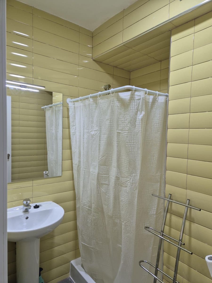 1 soveværelse Lejlighed til leje i Granada by - € 350 (Ref: 9674942)