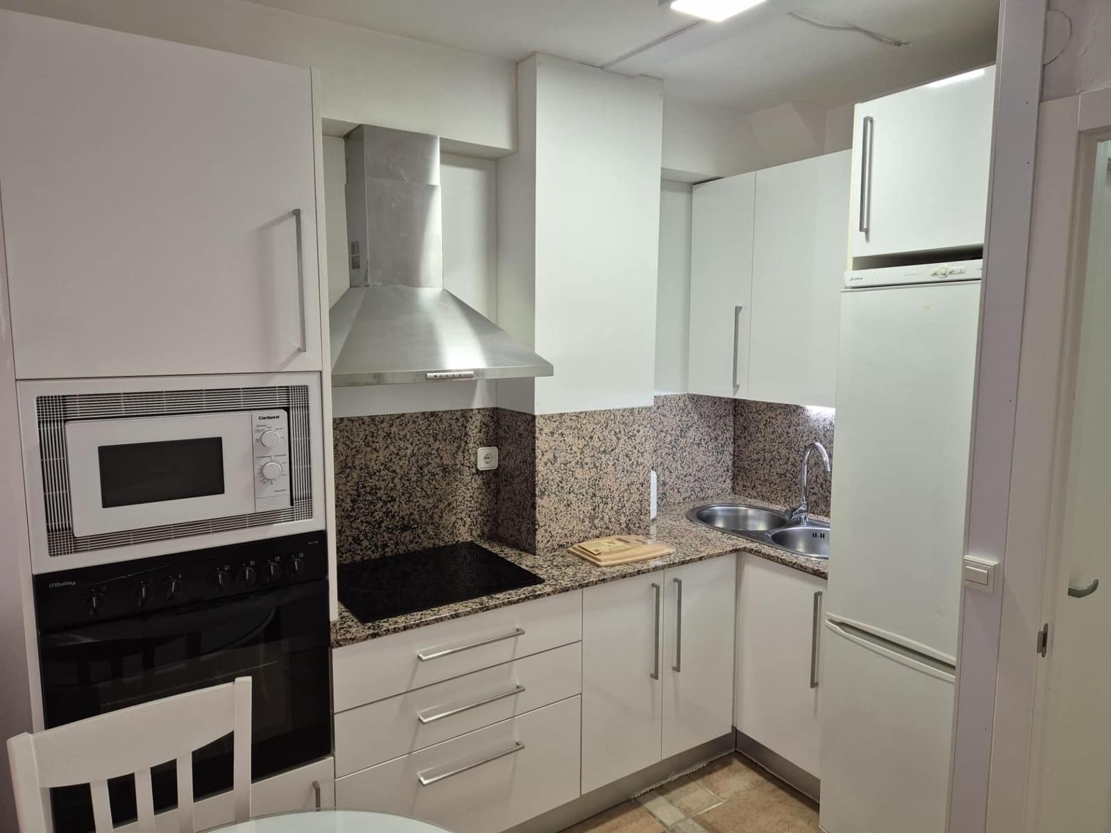 1 soveværelse Lejlighed til leje i Granada by - € 350 (Ref: 9674942)