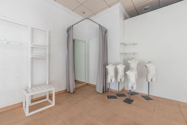 Commercial for sale in Armilla - € 119,900 (Ref: 9674946)