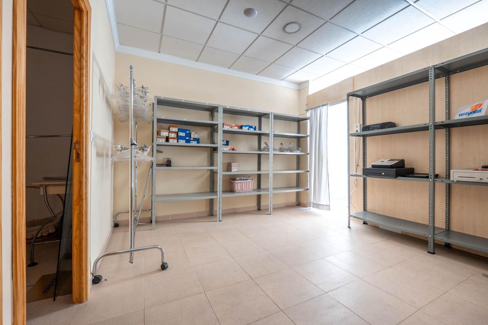 Kaupallinen myytävänä paikassa Armilla - 119 900 € (Ref: 9674946)