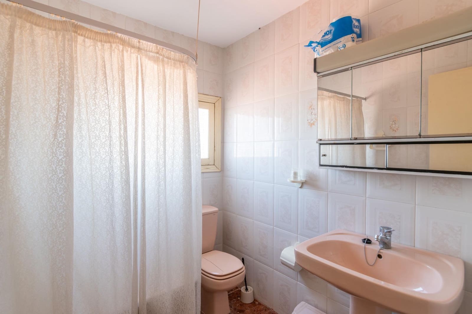 Casa de 3 habitaciones en Deifontes en venta - 109.990 € (Ref: 9674948)