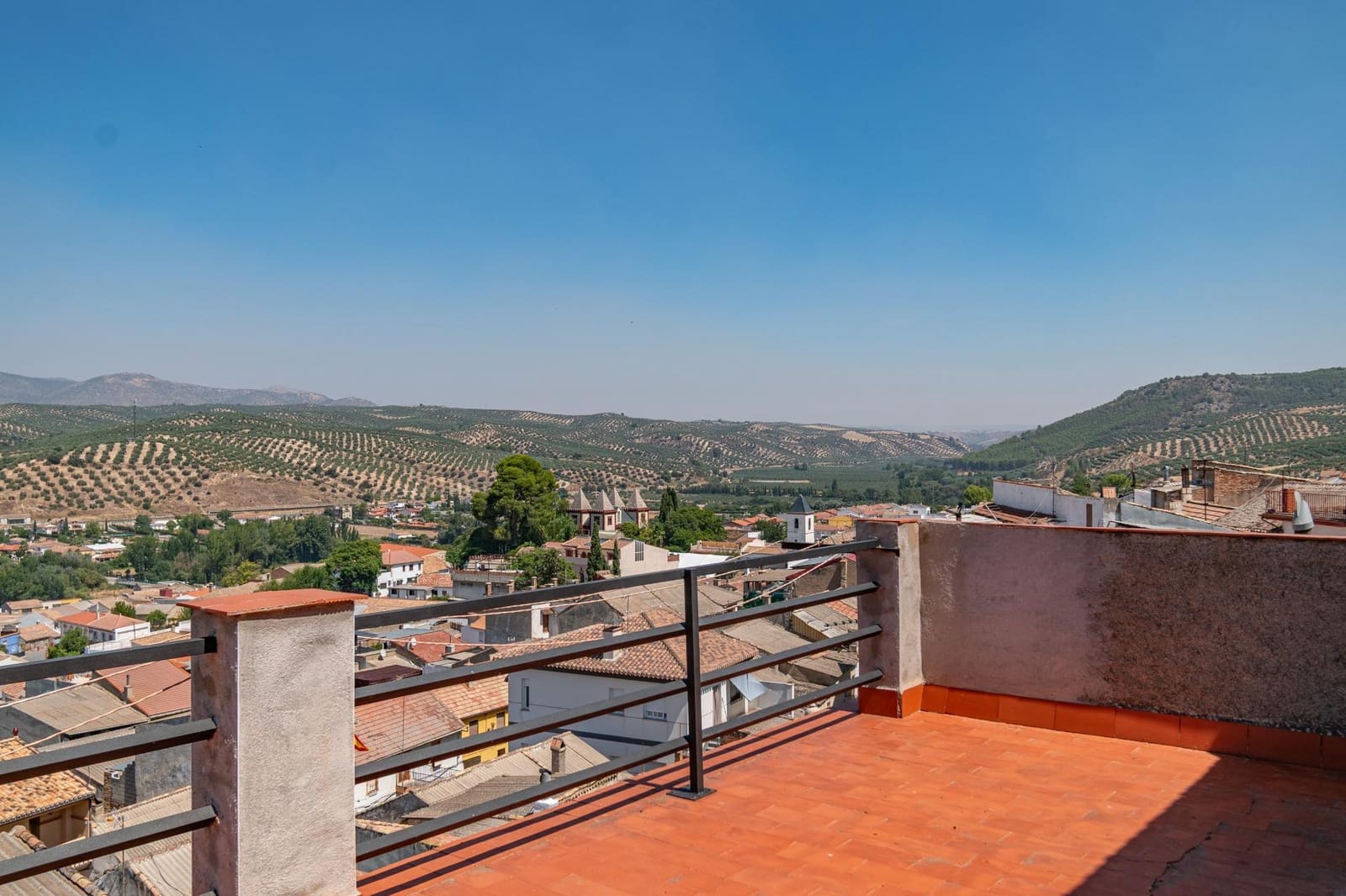 Casa de 3 habitaciones en Deifontes en venta - 109.990 € (Ref: 9674948)