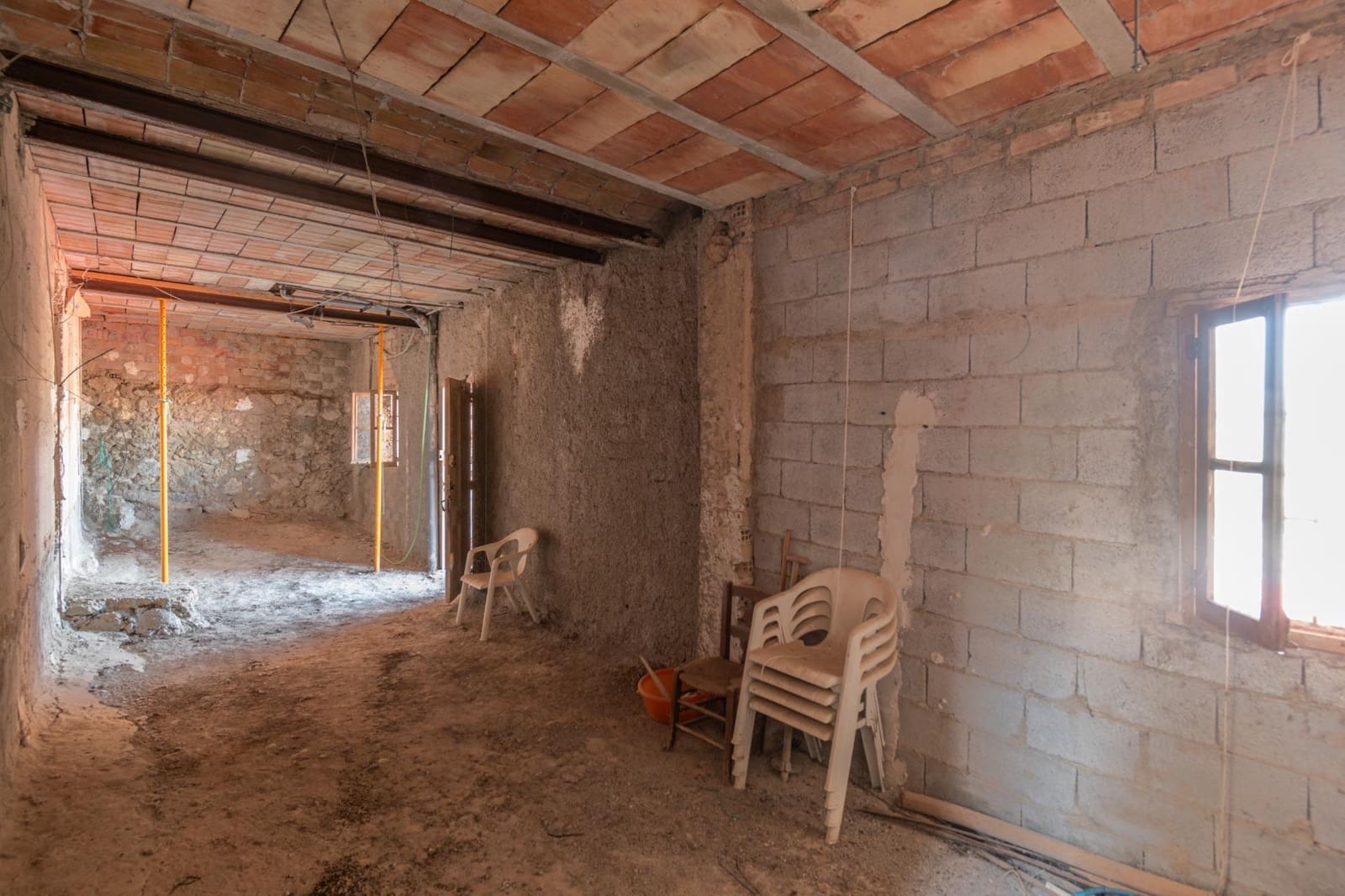 Casa de 3 habitaciones en Deifontes en venta - 109.990 € (Ref: 9674948)