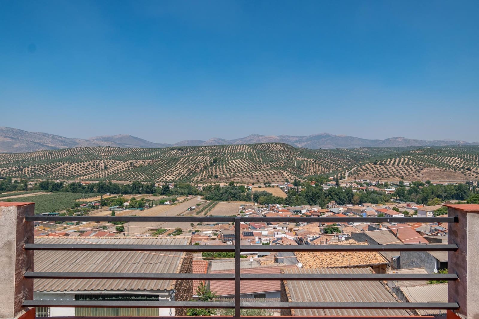 Casa de 3 habitaciones en Deifontes en venta - 109.990 € (Ref: 9674948)