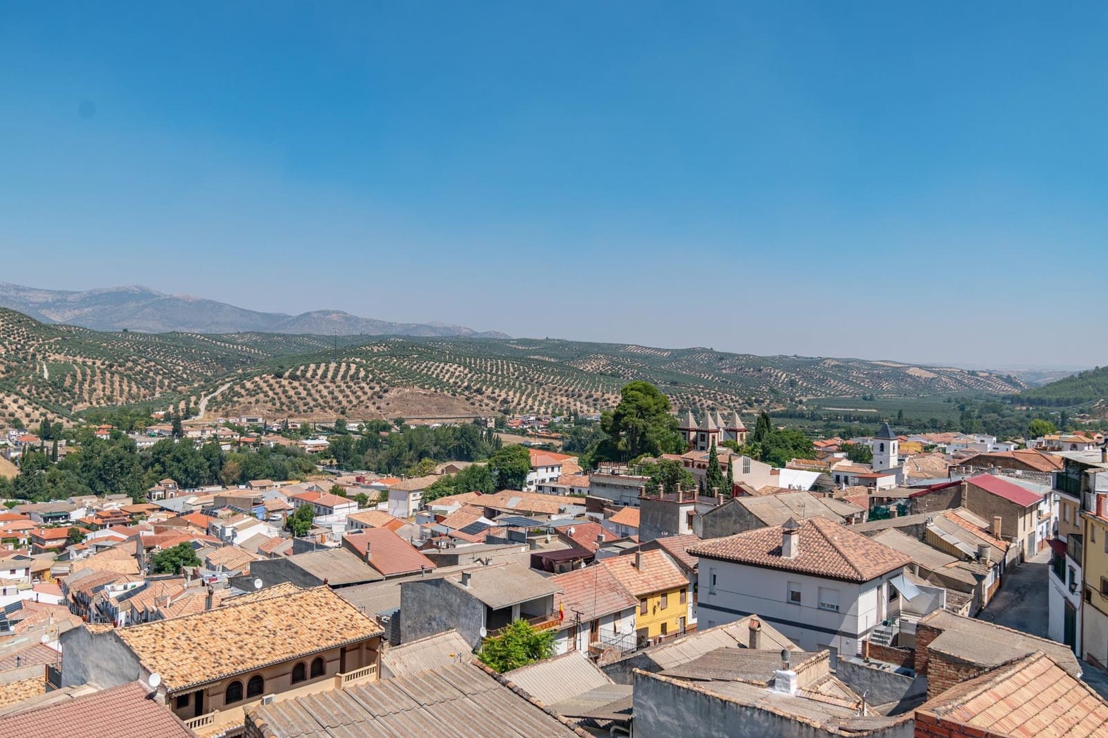 Casa de 3 habitaciones en Deifontes en venta - 109.990 € (Ref: 9674948)