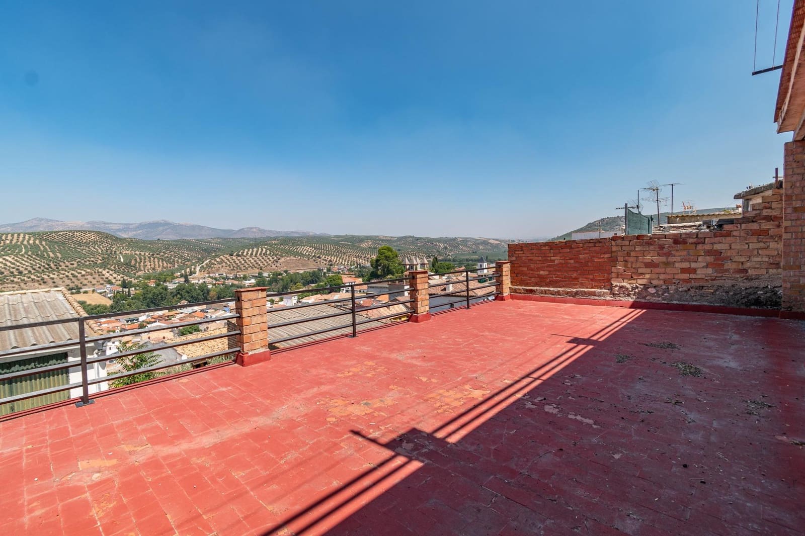 Casa de 3 habitaciones en Deifontes en venta - 109.990 € (Ref: 9674948)