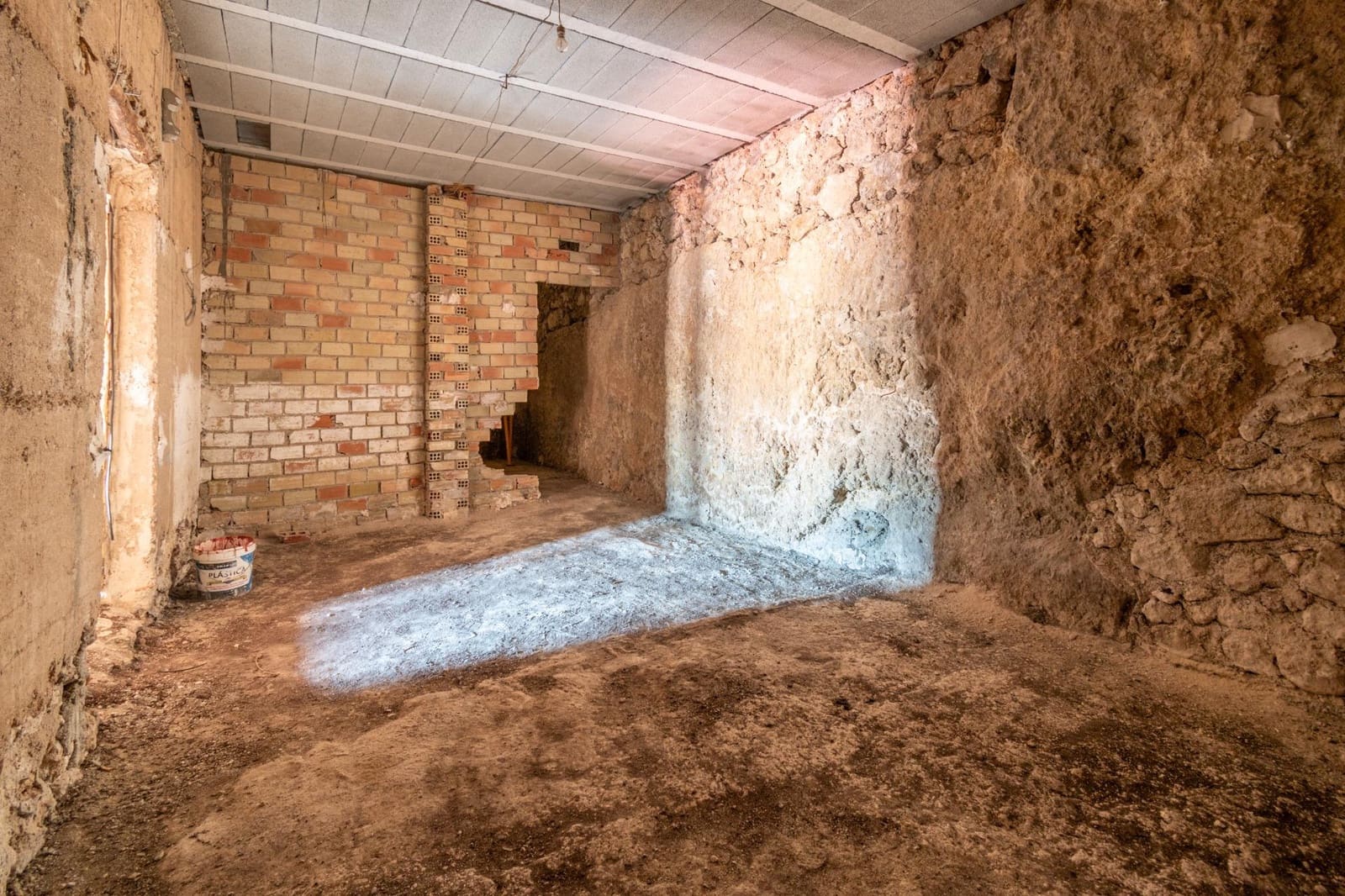 Casa de 3 habitaciones en Deifontes en venta - 109.990 € (Ref: 9674948)