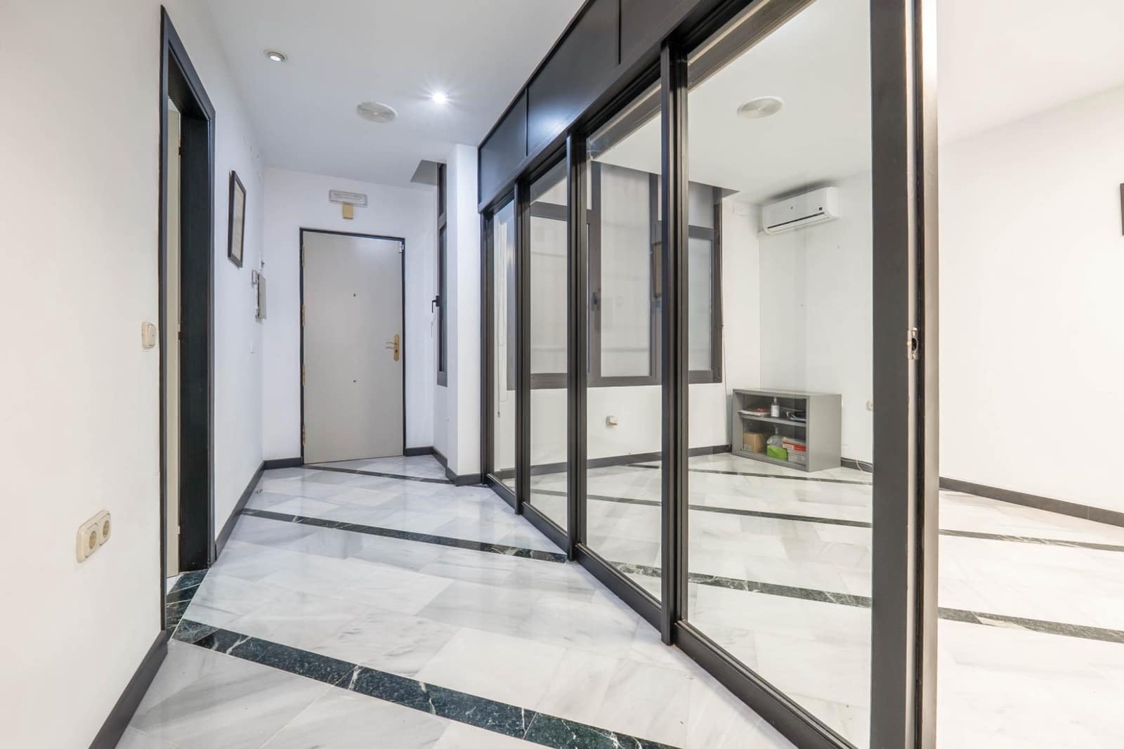 Kantoor te koop in El Ejido - € 54.000 (Ref: 9674955)