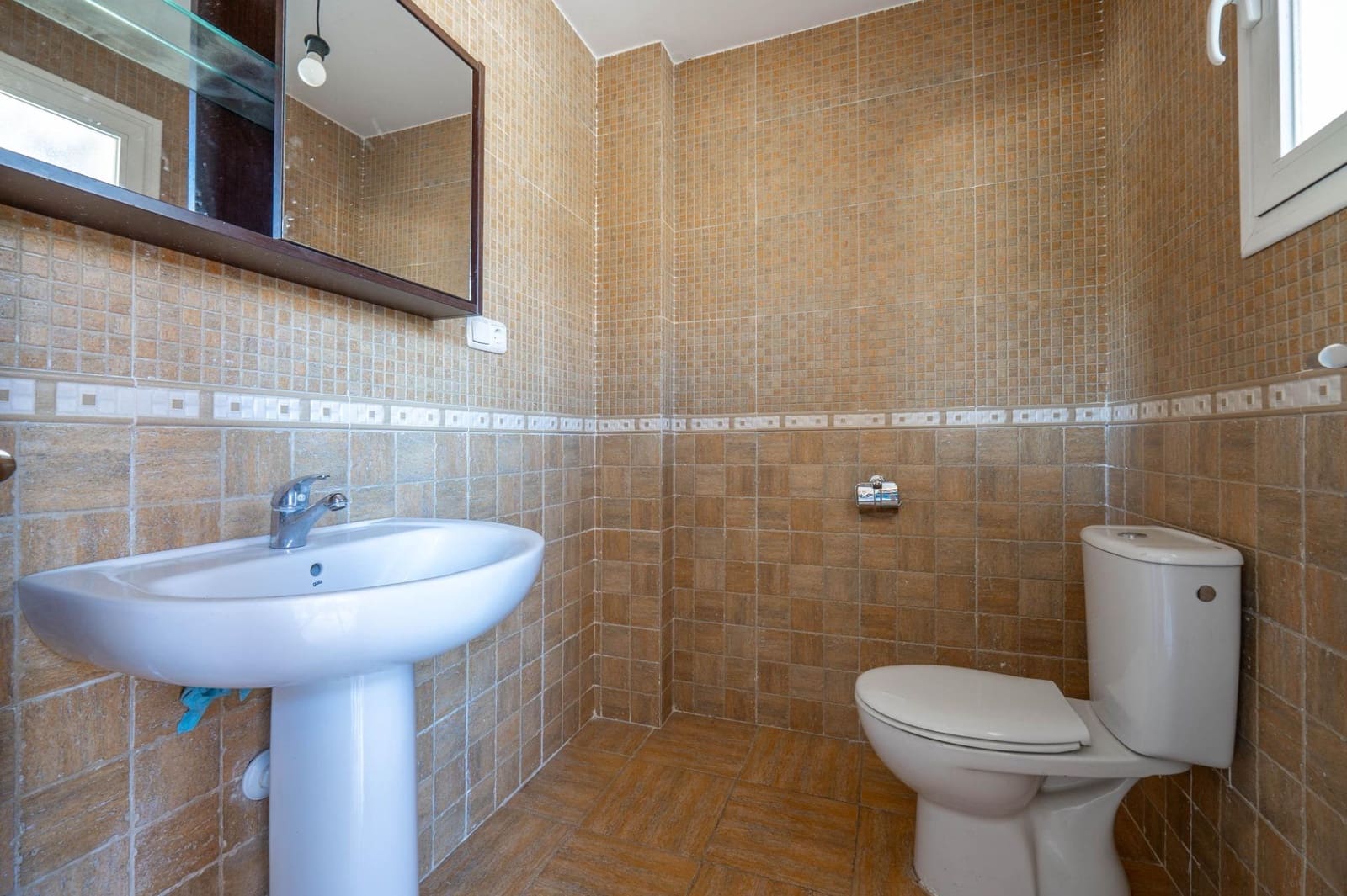 Casa de 3 habitaciones en Cenes de la Vega en venta con piscina garaje - 298.000 € (Ref: 9674957)