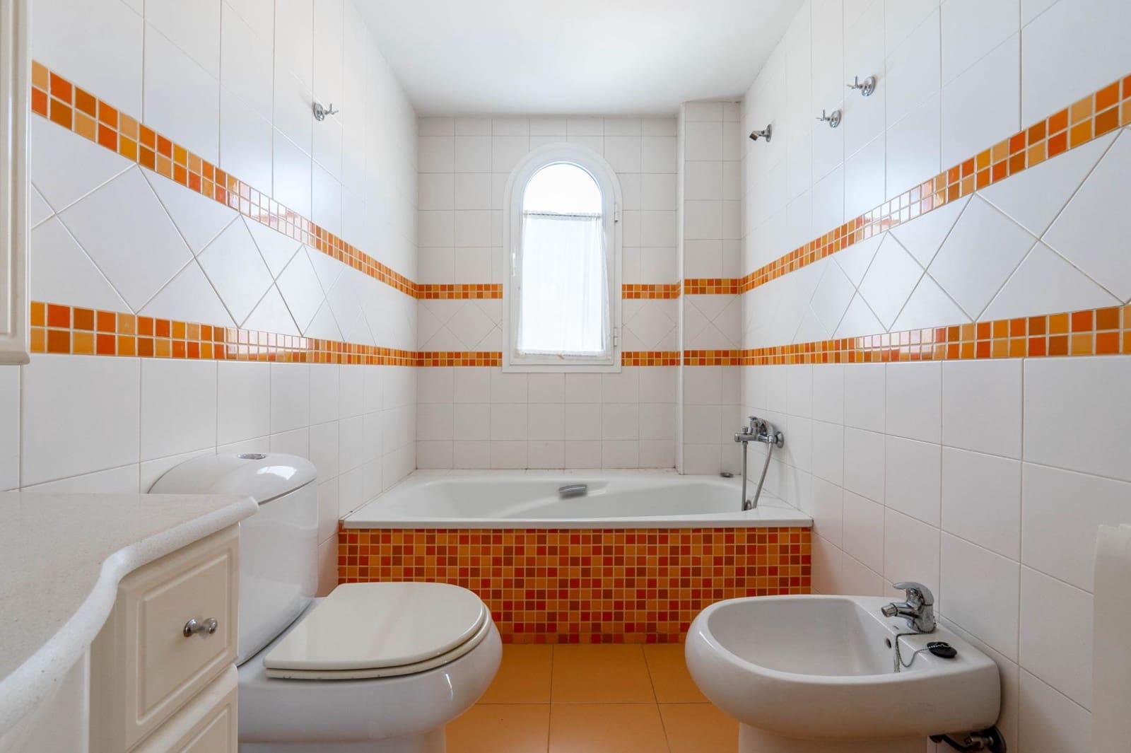 Casa de 3 habitaciones en Cenes de la Vega en venta con piscina garaje - 298.000 € (Ref: 9674957)