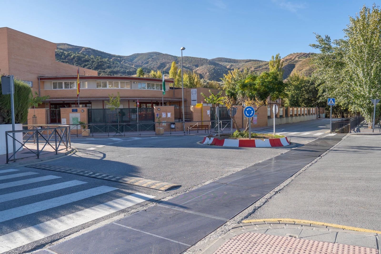 Casa de 3 habitaciones en Cenes de la Vega en venta con piscina garaje - 298.000 € (Ref: 9674957)