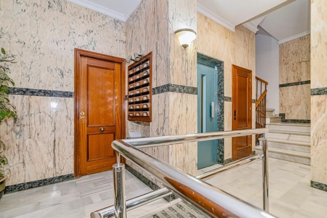 4 camera da letto Appartamento in vendita in Motril con garage - 245.000 € (Rif: 9674958)