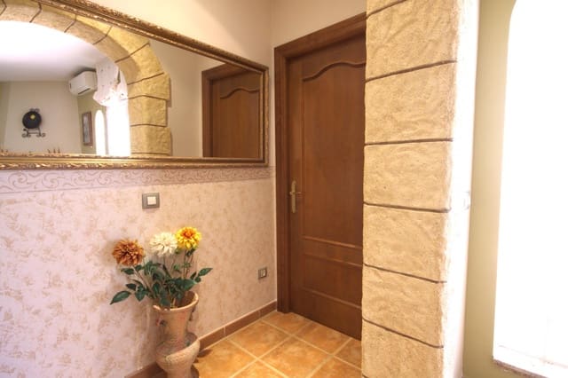 5 soverom Rekkehus til salgs i Pozo Alcón med garasje - € 180 000 (Ref: 9674960)