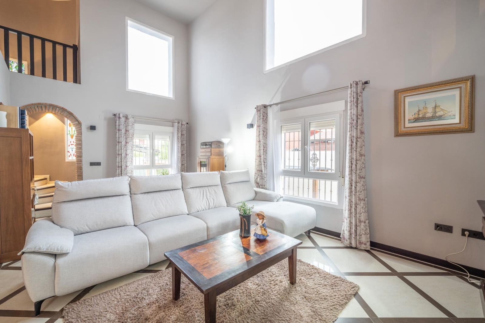 6 soverom Villa til salgs i Otura med svømmebasseng garasje - € 444 990 (Ref: 9674971)