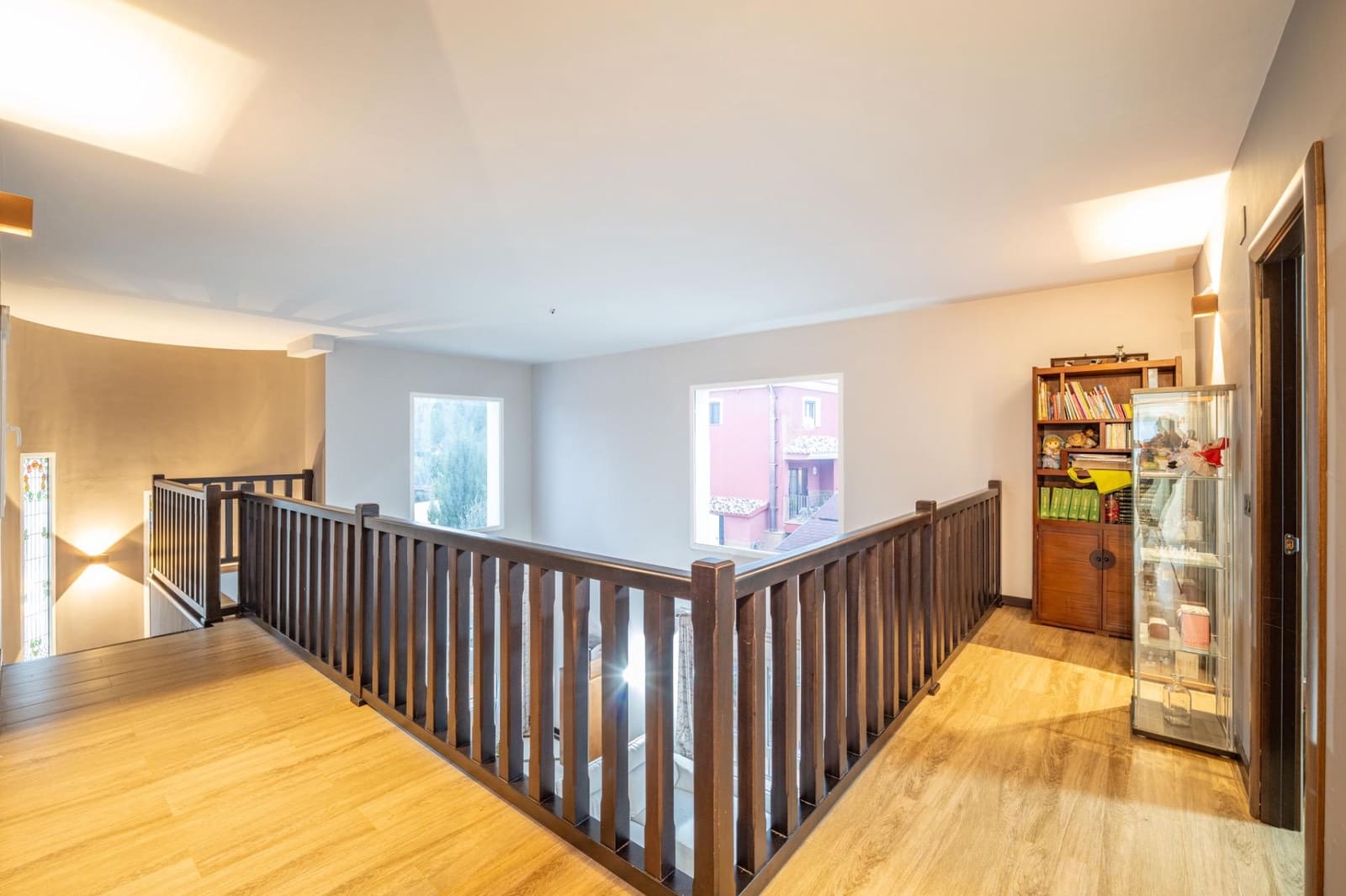 6 soverom Villa til salgs i Otura med svømmebasseng garasje - € 444 990 (Ref: 9674971)