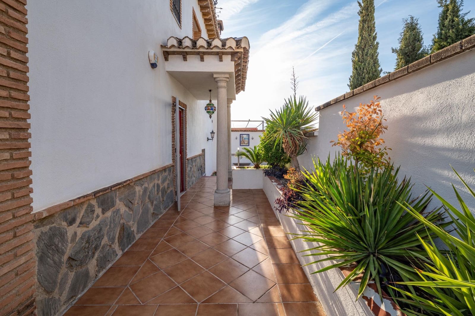 Chalet de 5 habitaciones en Huétor Vega en venta con garaje - 419.000 € (Ref: 9674972)