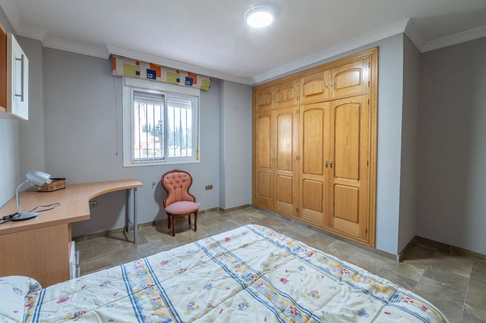 Chalet de 5 habitaciones en Huétor Vega en venta con garaje - 419.000 € (Ref: 9674972)