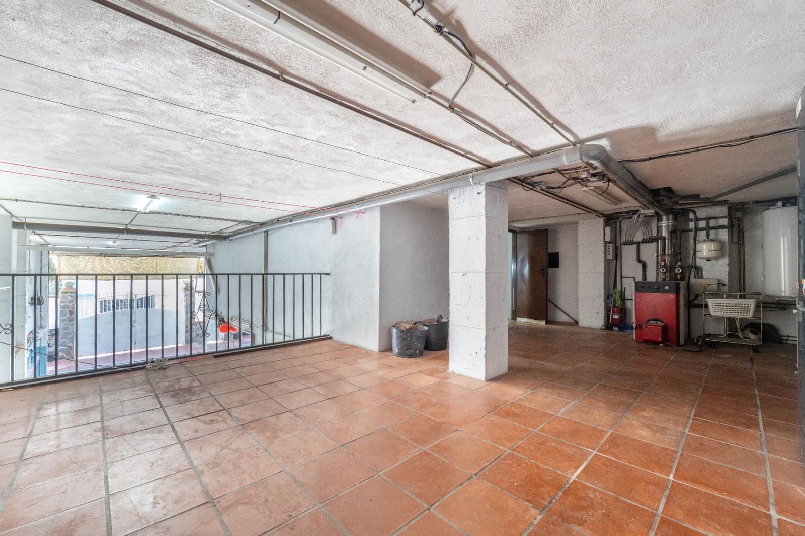 Chalet de 5 habitaciones en Huétor Vega en venta con garaje - 419.000 € (Ref: 9674972)