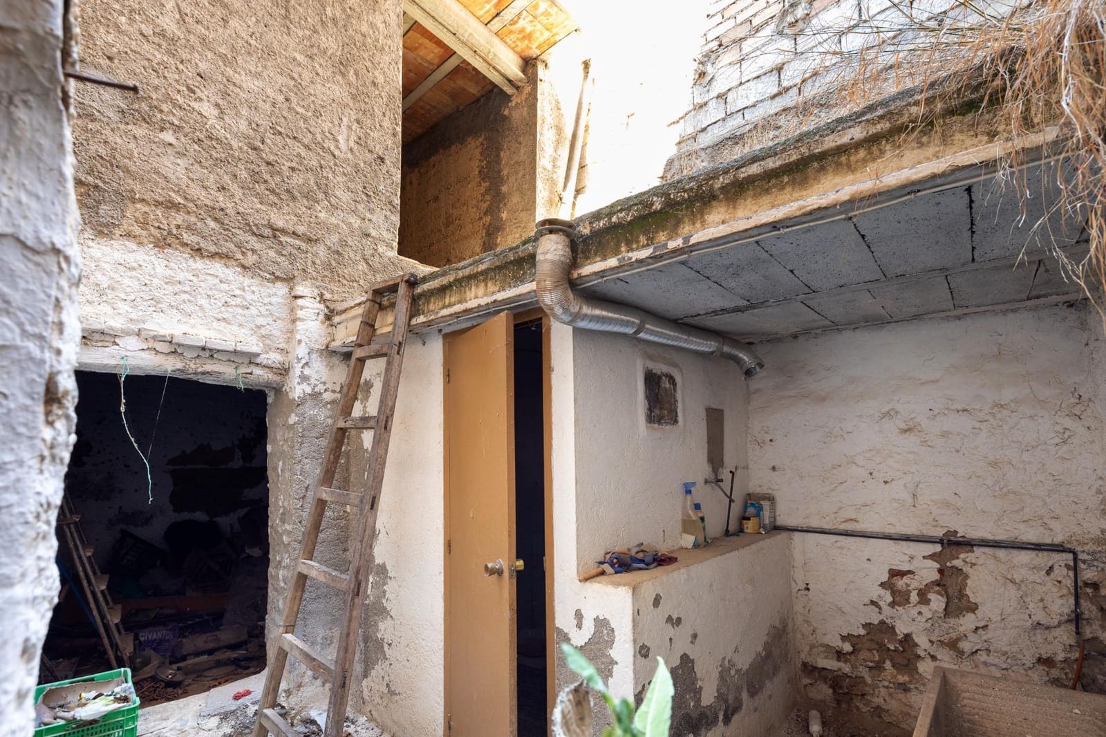 3 bedroom Townhouse for sale in Beznar - € 63,000 (Ref: 9674974)