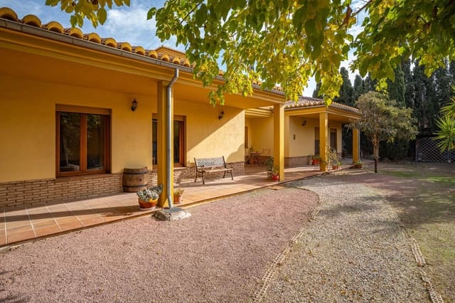 Chalet de 7 habitaciones en Alhendín en venta con piscina garaje - 599.000 € (Ref: 9674975)