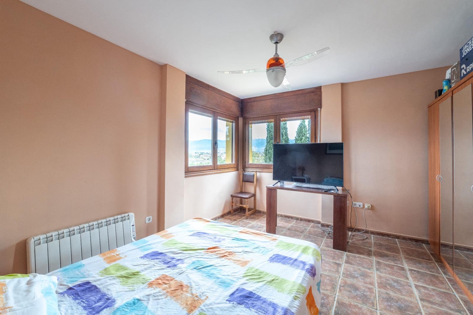 Chalet de 7 habitaciones en Alhendín en venta con piscina garaje - 599.000 € (Ref: 9674975)