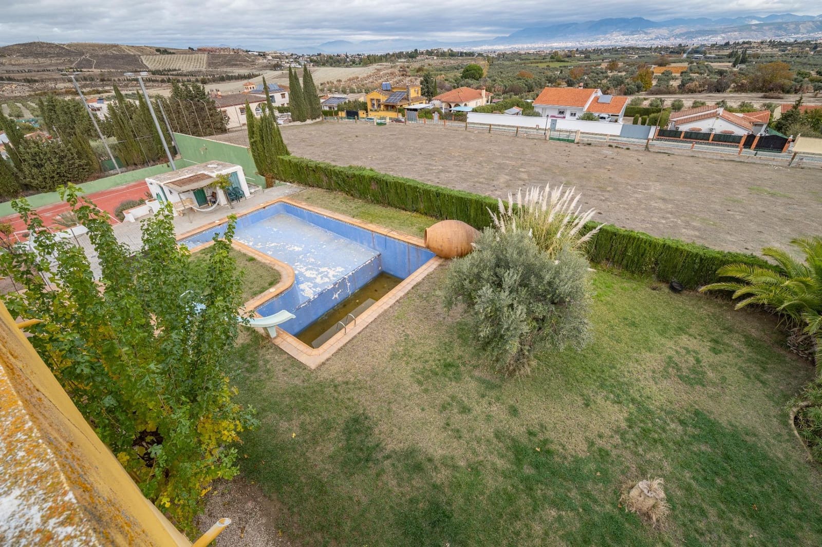 Chalet de 7 habitaciones en Alhendín en venta con piscina garaje - 599.000 € (Ref: 9674975)