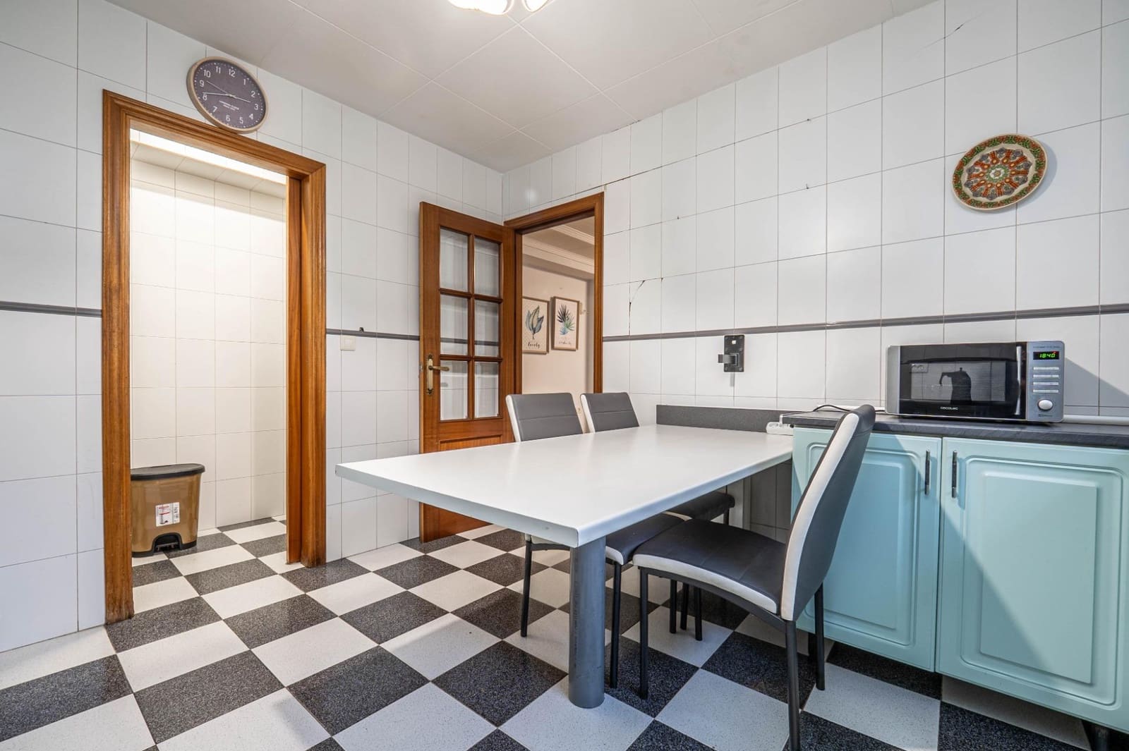 Pareado de 4 habitaciones en Huétor Vega en venta con piscina - 315.000 € (Ref: 9674976)