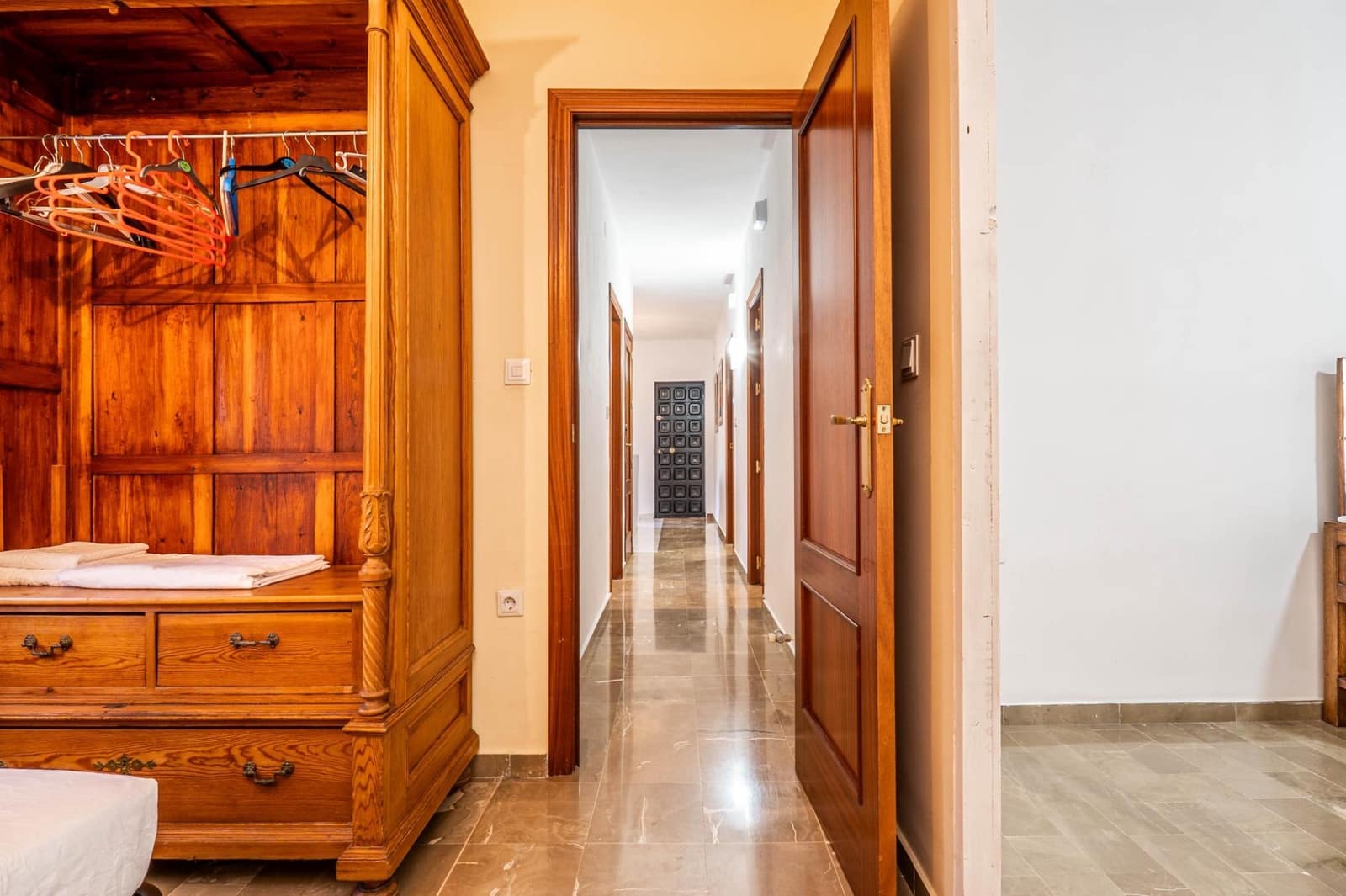 Pareado de 4 habitaciones en Huétor Vega en venta con piscina - 315.000 € (Ref: 9674976)