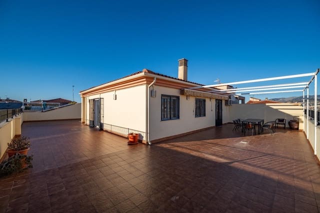 Ático de 3 habitaciones en Armilla en venta con garaje - 319.000 € (Ref: 9674977)