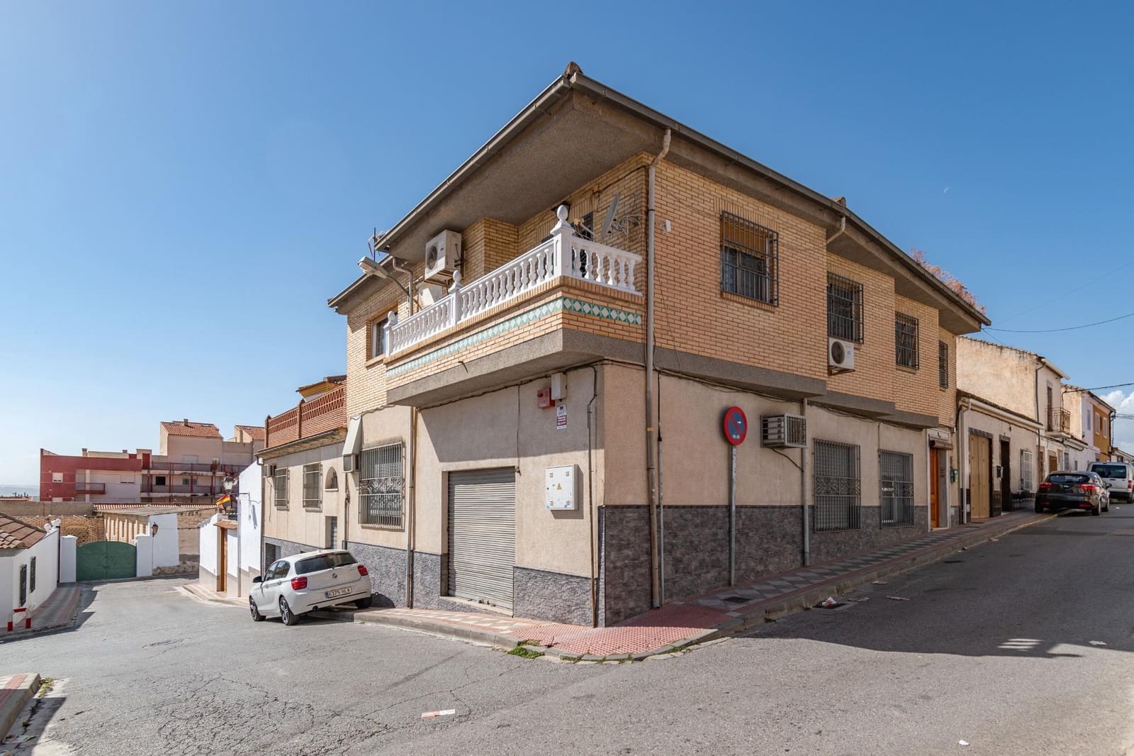 4 bedroom Townhouse for sale in Atarfe with pool - € 280,000 (Ref: 9674982)