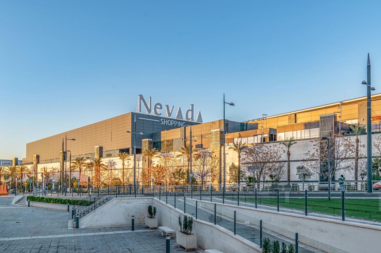 Piso de 3 habitaciones en Armilla en venta con piscina - 462.000 € (Ref: 9674983)