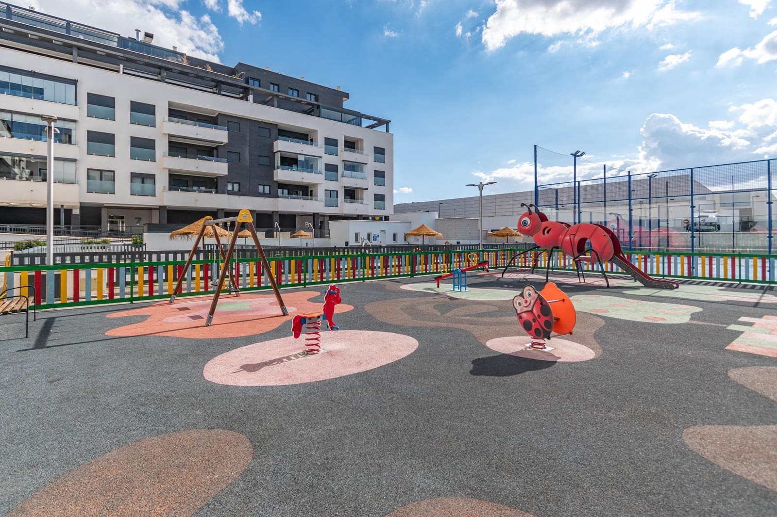 Piso de 3 habitaciones en Armilla en venta con piscina - 462.000 € (Ref: 9674983)