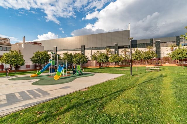 Piso de 3 habitaciones en Armilla en venta con piscina - 462.000 € (Ref: 9674983)