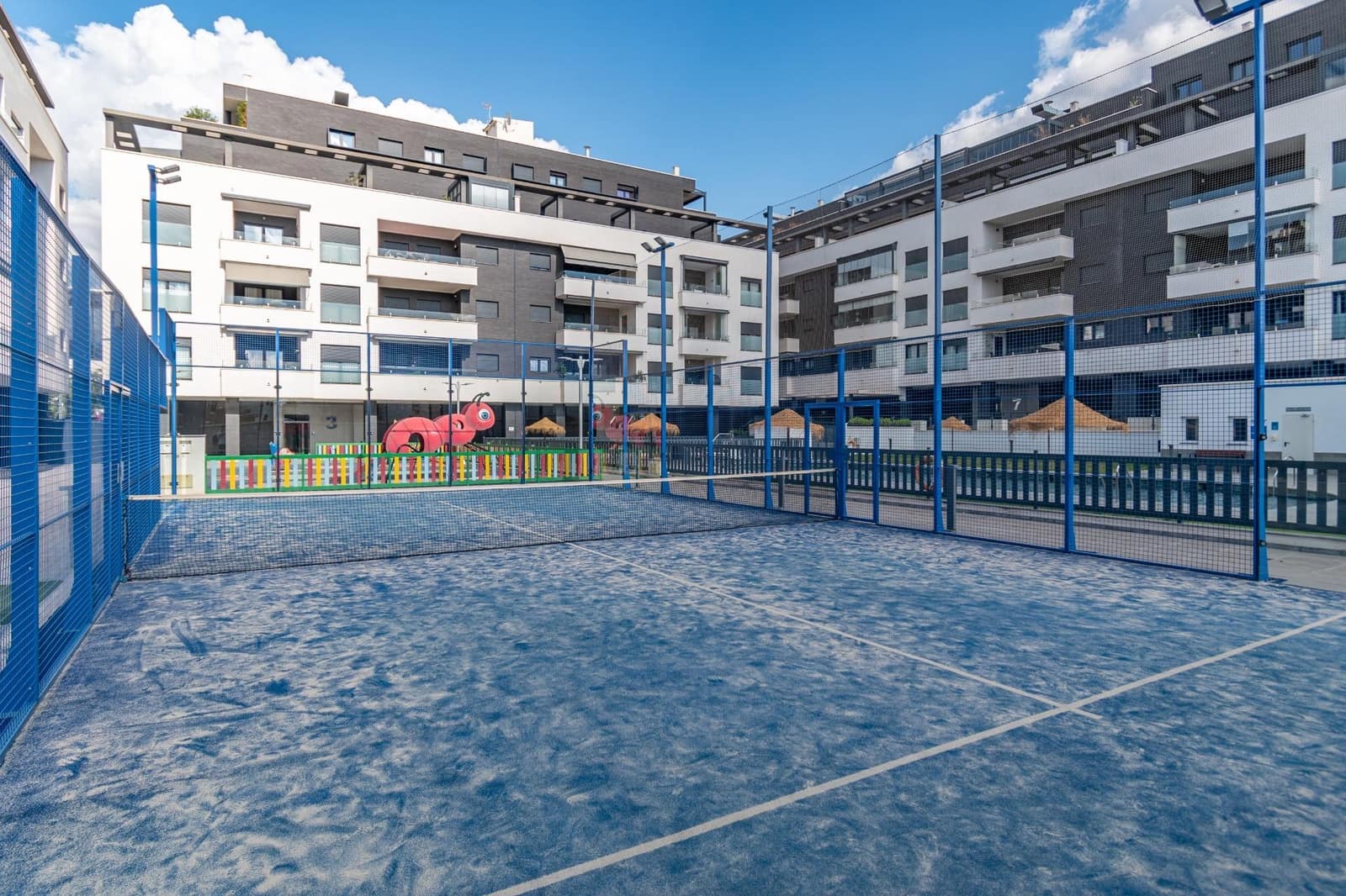 Piso de 3 habitaciones en Armilla en venta con piscina - 462.000 € (Ref: 9674983)