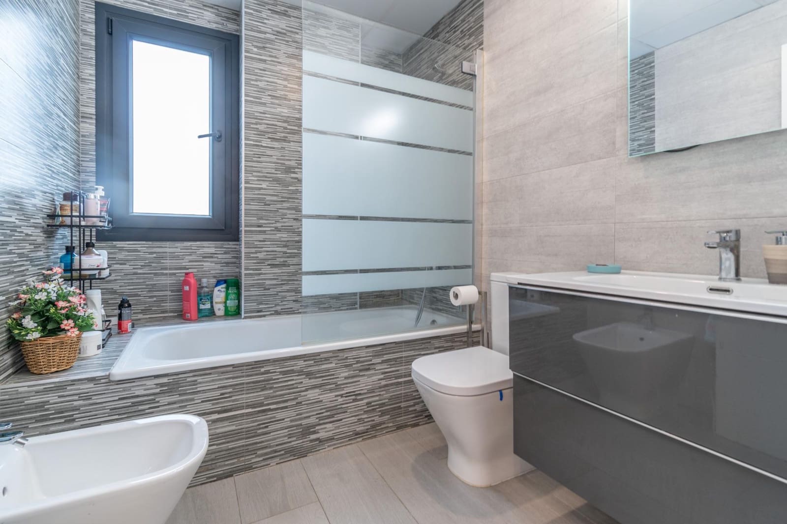 Piso de 3 habitaciones en Armilla en venta con piscina - 462.000 € (Ref: 9674983)