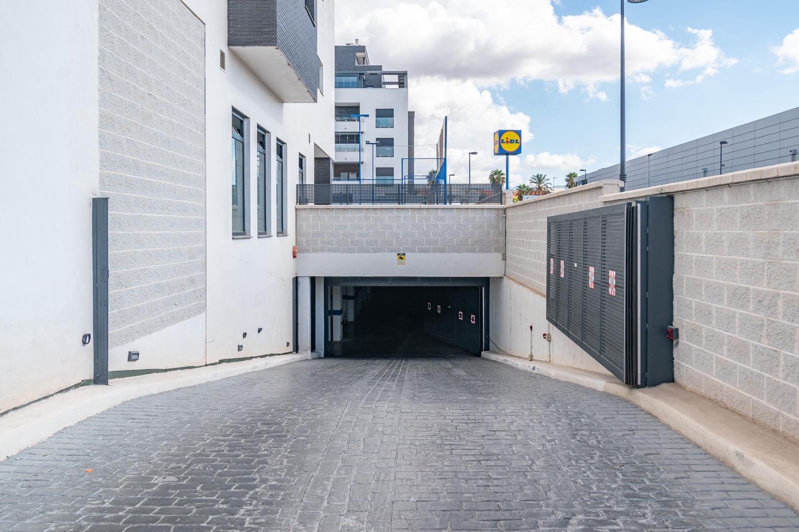 Piso de 3 habitaciones en Armilla en venta con piscina - 462.000 € (Ref: 9674983)