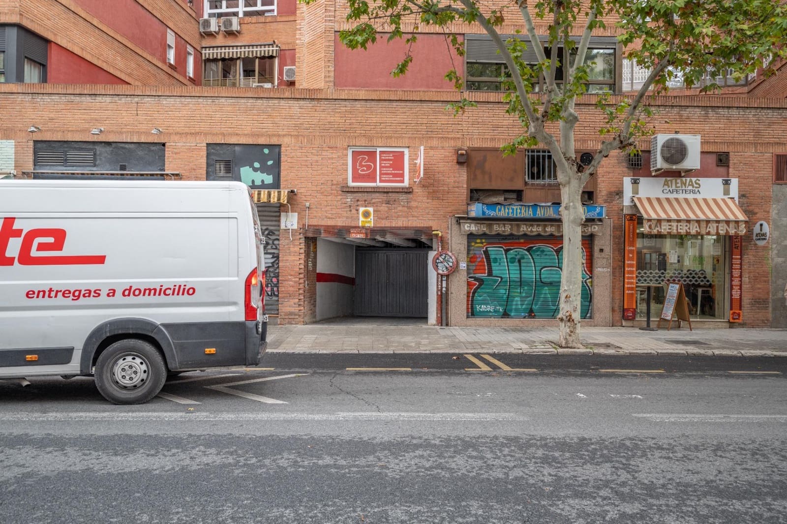 Garage for sale in Granada city - € 45,000 (Ref: 9674985)