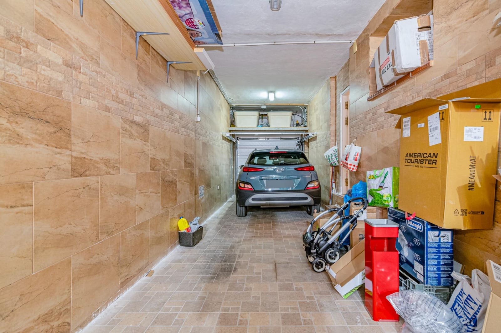 Chalet de 5 habitaciones en Jun en venta con piscina garaje - 279.900 € (Ref: 9674986)