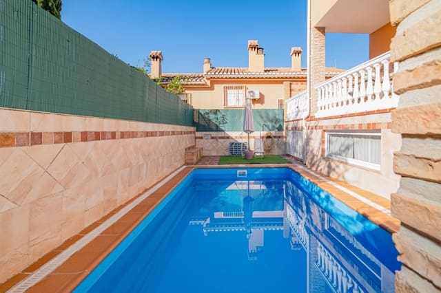 Chalet de 5 habitaciones en Jun en venta con piscina garaje - 279.900 € (Ref: 9674986)