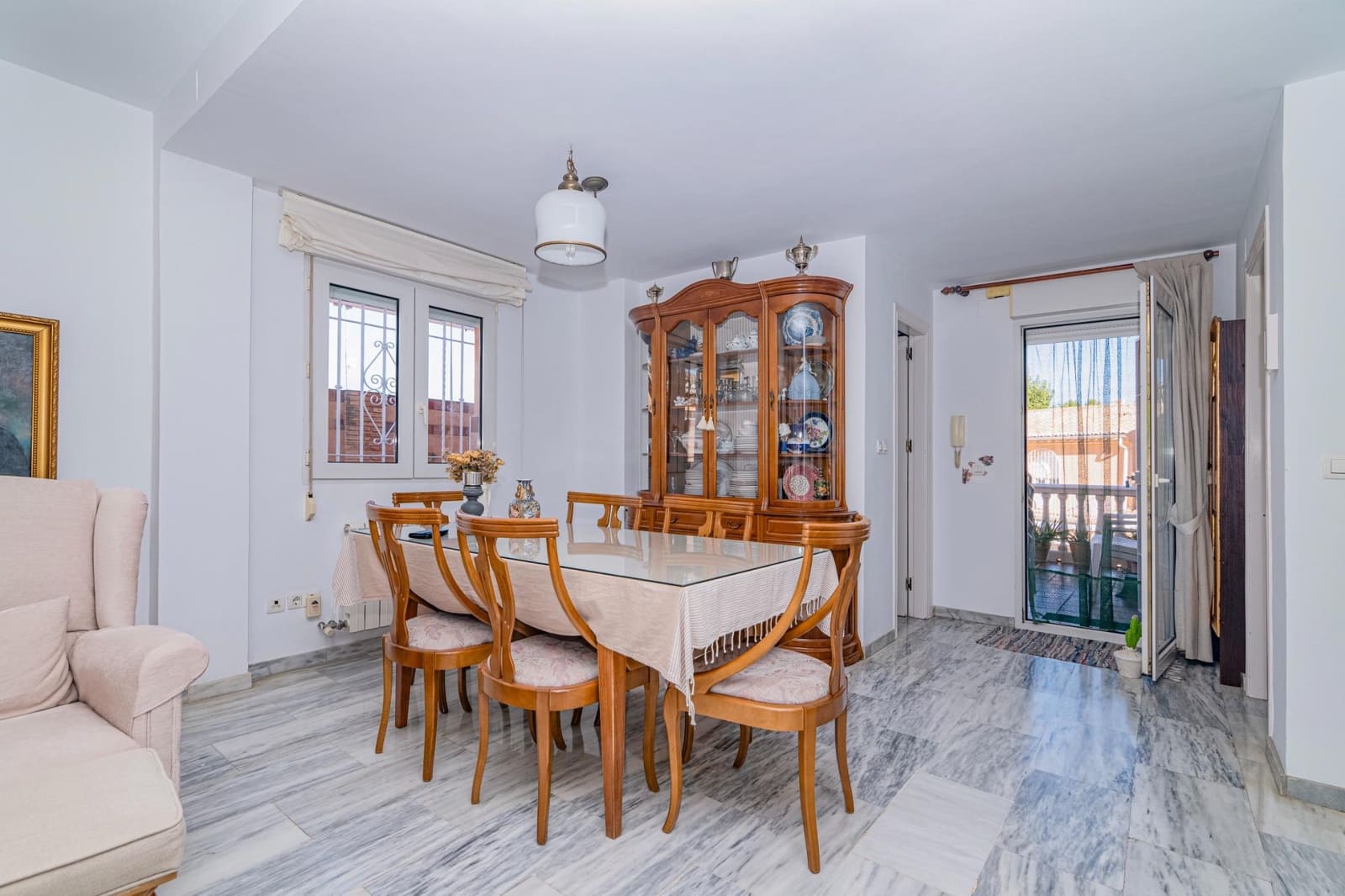 Chalet de 5 habitaciones en Jun en venta con piscina garaje - 279.900 € (Ref: 9674986)