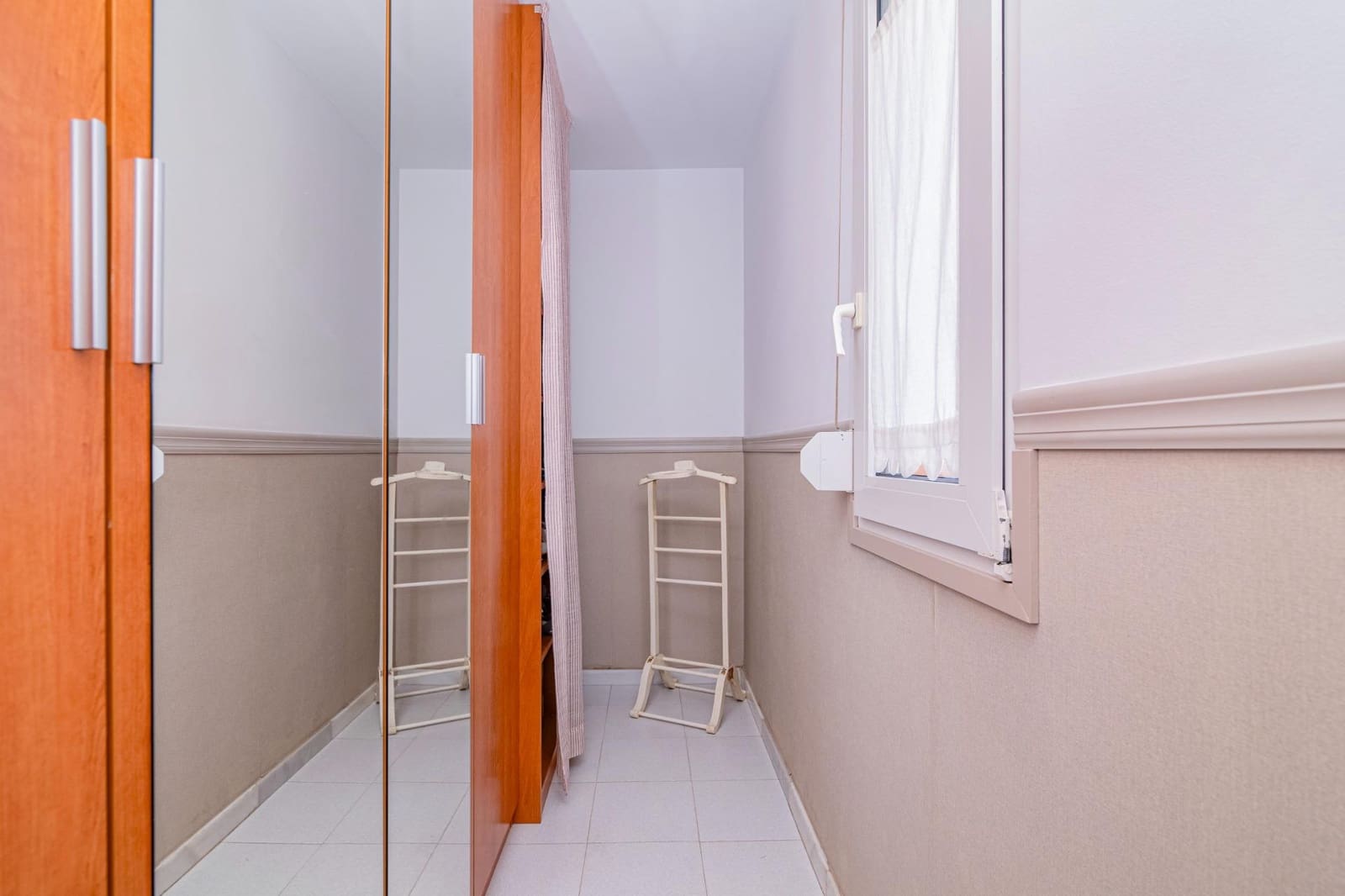 Chalet de 5 habitaciones en Jun en venta con piscina garaje - 279.900 € (Ref: 9674986)