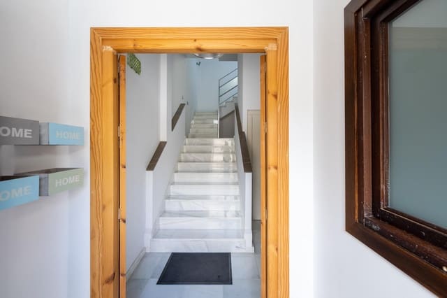 Apartamento de 4 habitaciones en La Zubia en venta con garaje - 392.000 € (Ref: 9674988)