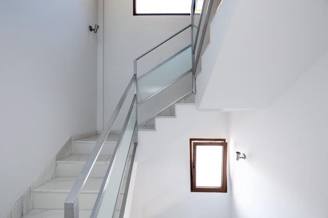 Apartamento de 4 habitaciones en La Zubia en venta con garaje - 392.000 € (Ref: 9674988)