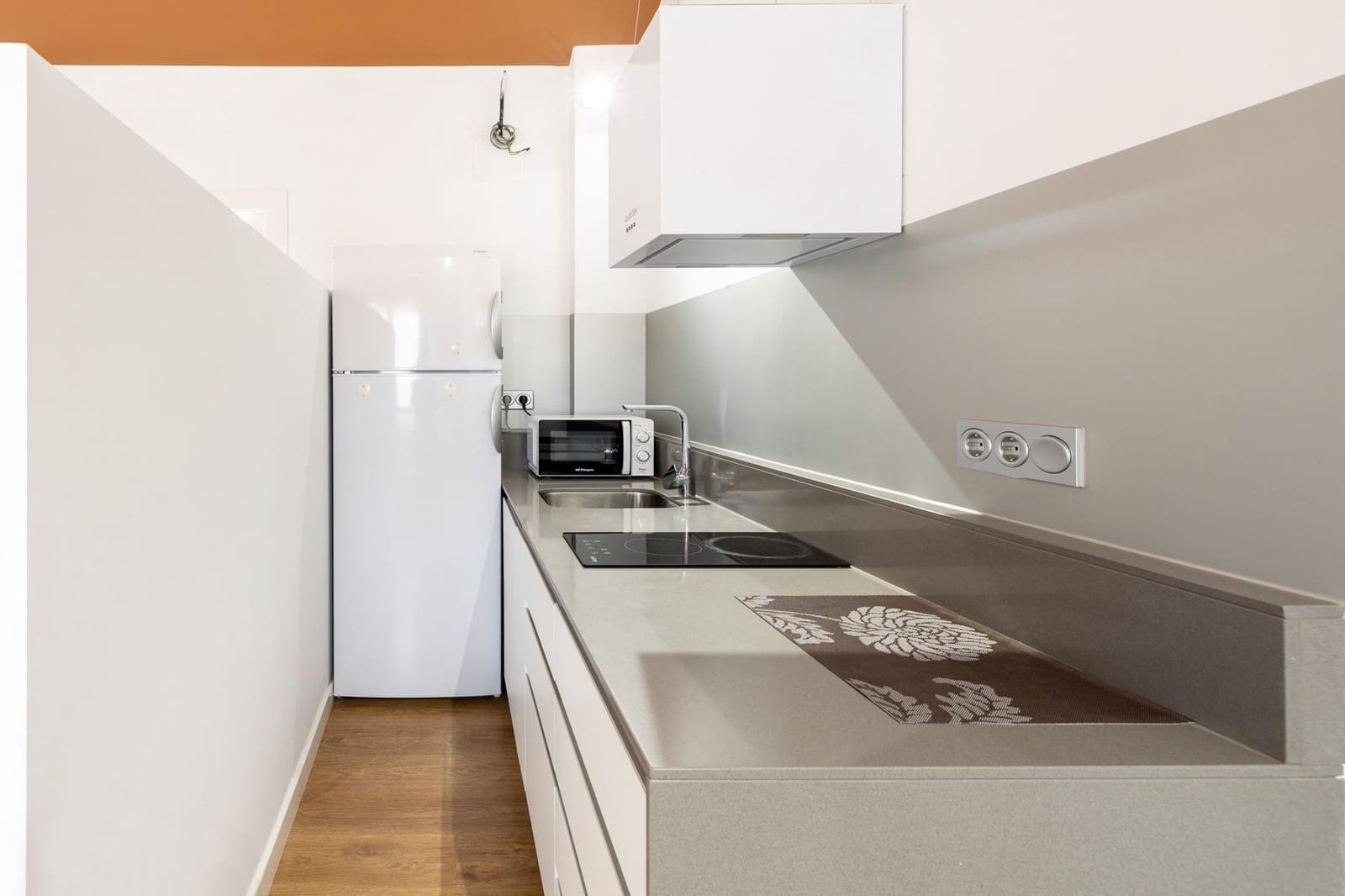 Apartamento de 4 habitaciones en La Zubia en venta con garaje - 392.000 € (Ref: 9674988)