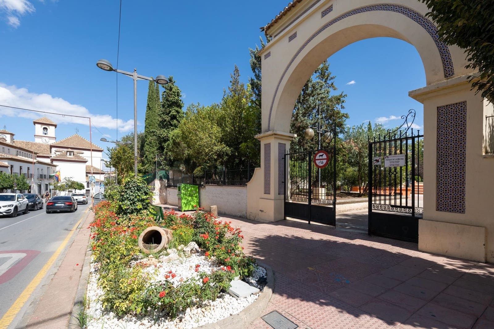 Apartamento de 4 habitaciones en La Zubia en venta con garaje - 392.000 € (Ref: 9674988)