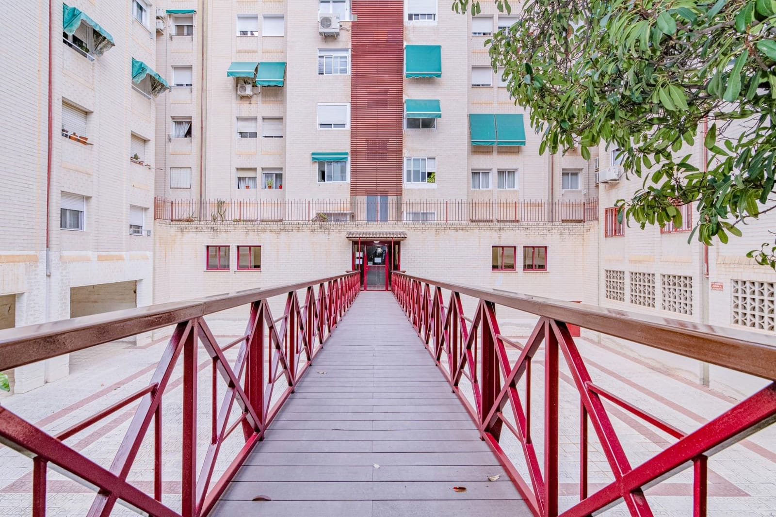 4 makuuhuone Asunto myytävänä paikassa Granada kaupunki mukana 
autotalli - 333 000 € (Ref: 9674990)