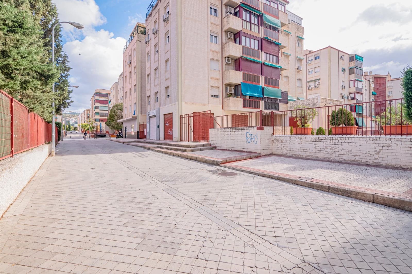 4 makuuhuone Asunto myytävänä paikassa Granada kaupunki mukana 
autotalli - 333 000 € (Ref: 9674990)