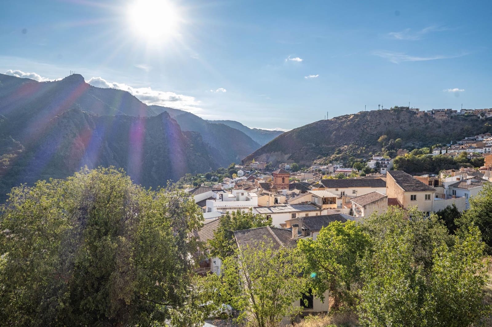 3 sypialnia Willa na sprzedaż w Guejar Sierra z garażem - 349 000 € (Ref: 9674991)